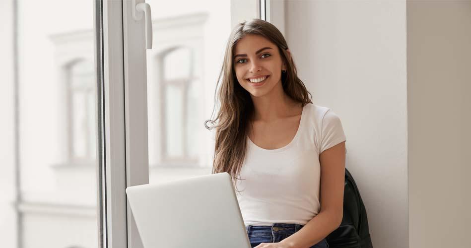Girl learning about Diploma in Big Data Analytics course