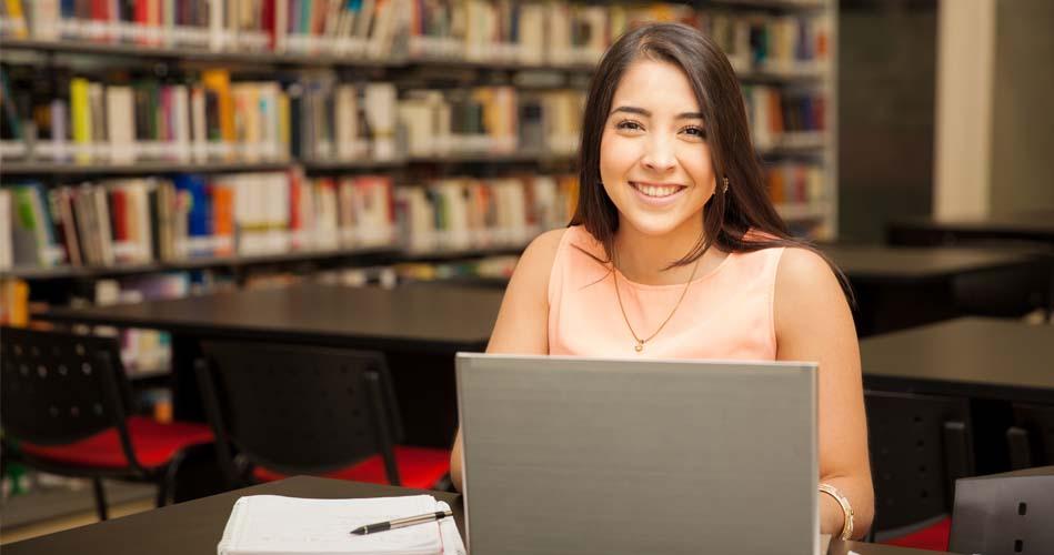 Girl learning about GSSSB Municipal Accountant & Dy Accountant course
