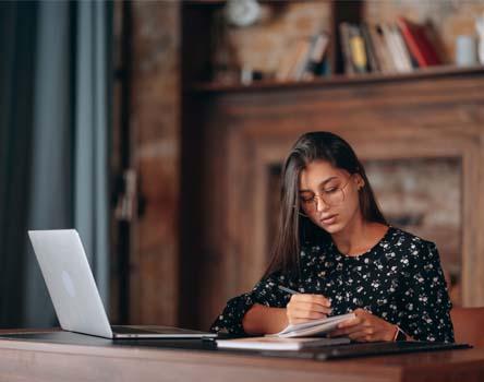 Girl studying for LINQ course